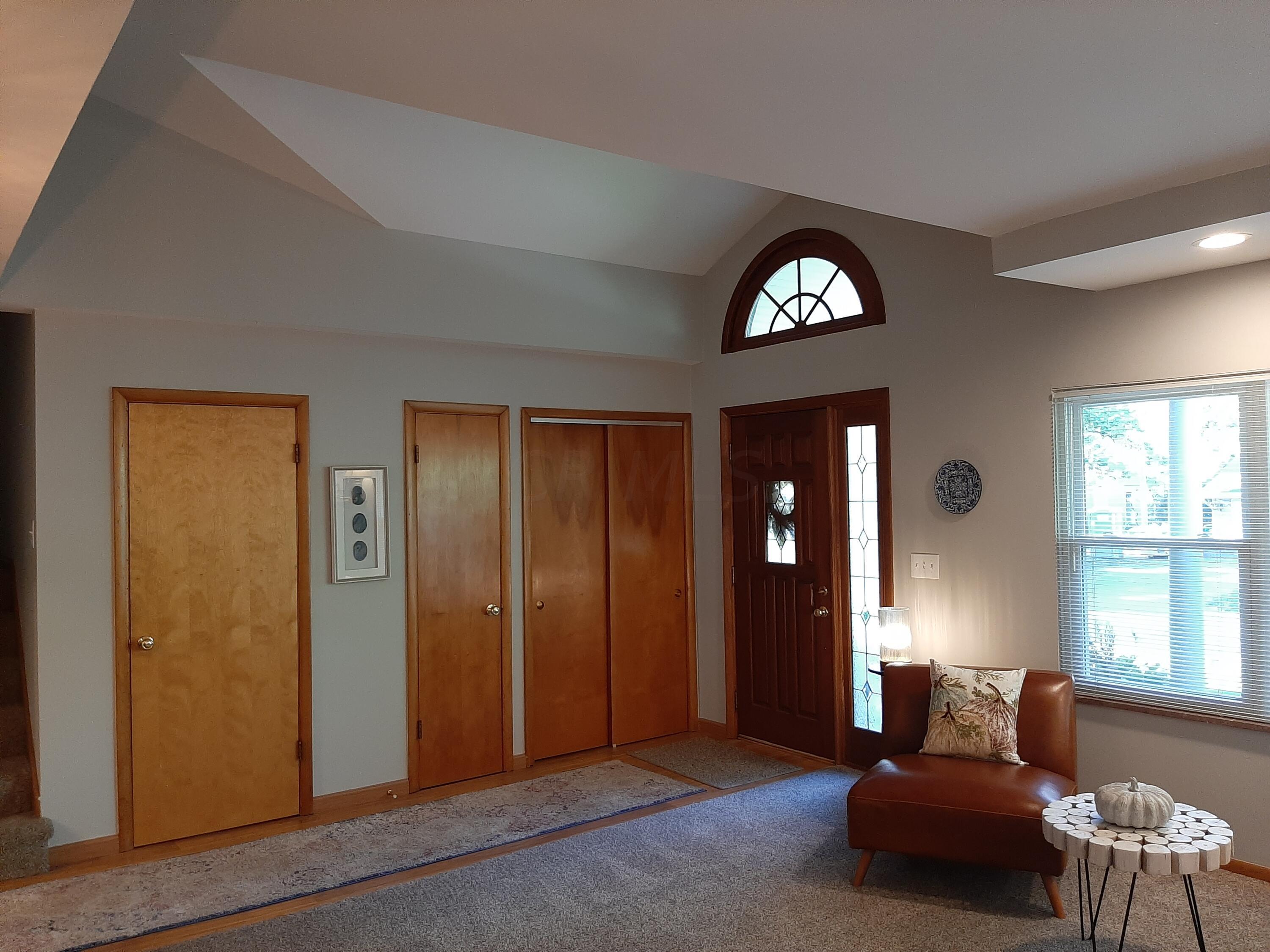 2069 Chardon Road Columbus, OH 43220 - Photo 5 of 25 20221010_165728