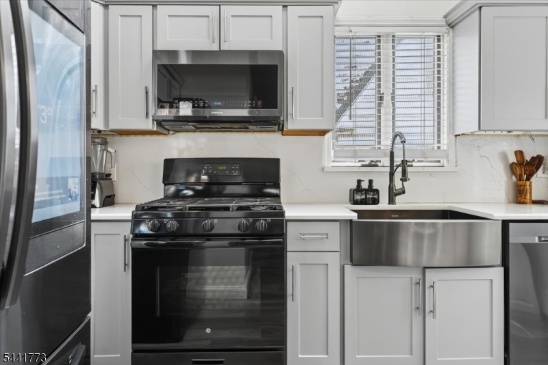 459 Twin Oaks Road Union, NJ 07083 - Photo 16 of 46