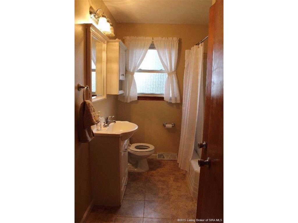 501 Hale Road Clarksville, IN 47129 - Photo 11 of 20