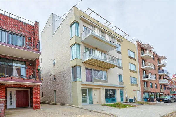 $598,000 | 7128 163rd Street, Unit 2A | Pomonok