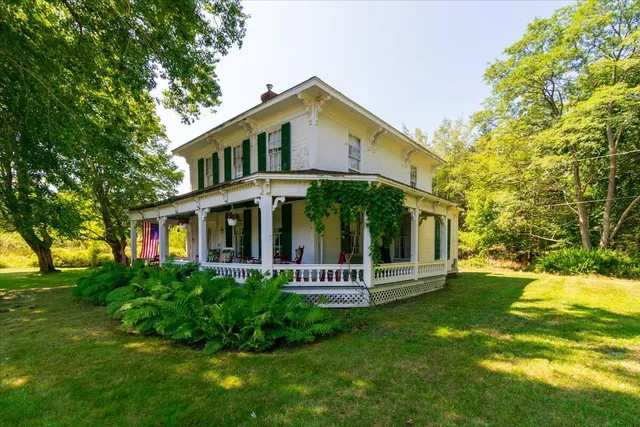 $499,000 | 292 Main Road, Islesboro, ME 04848