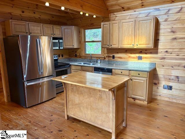 17 Table Rock Road Cleveland, SC 29635 - Photo 5 of 38