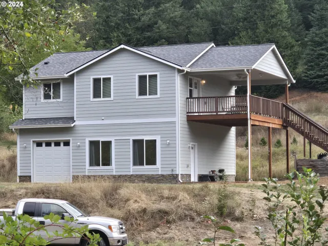 $529,000 | 2262 Louis Creek Road, Myrtle Creek, OR 97457