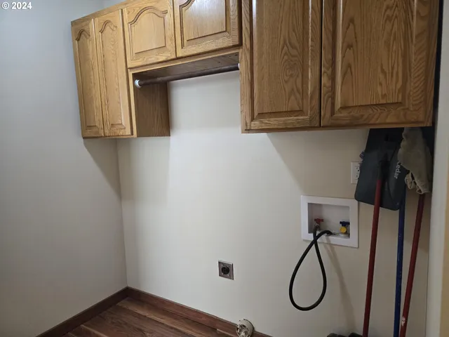 $529,000 | 2262 Louis Creek Road, Myrtle Creek, OR 97457