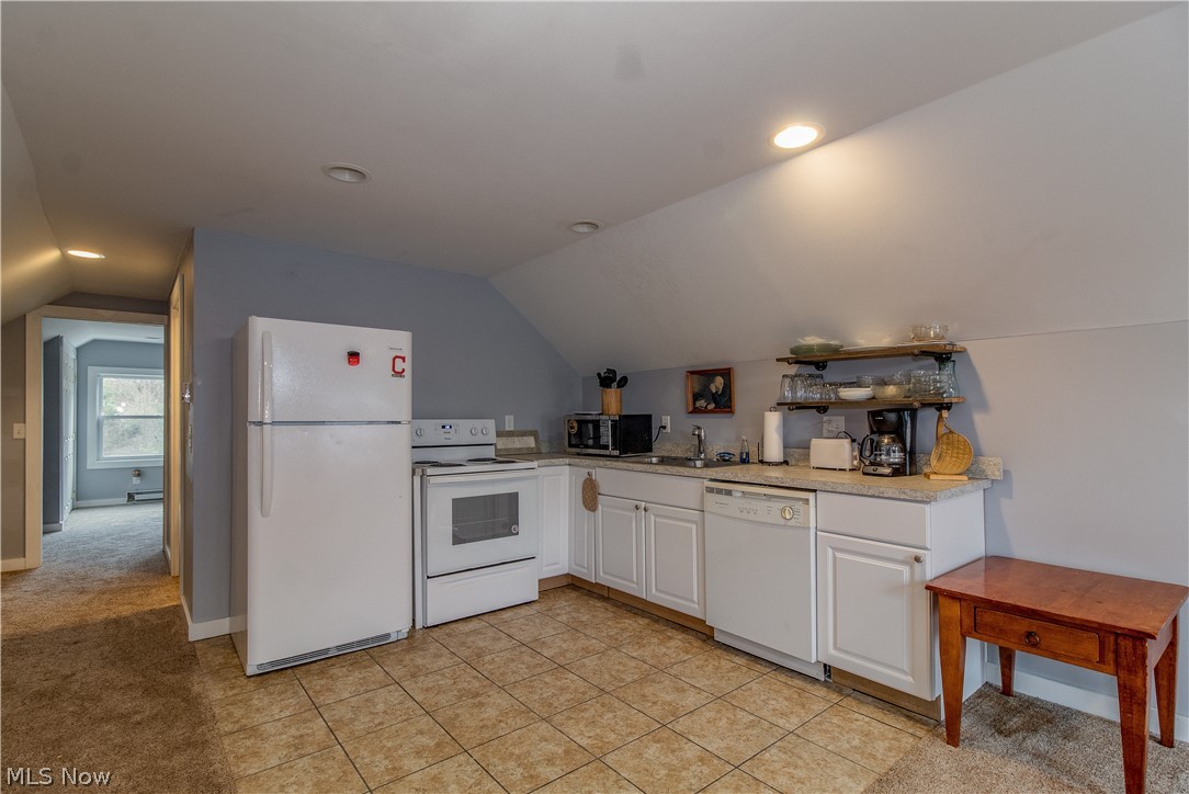 3865 Rolling Meadows Road Ashtabula, OH 44004 - Photo 32 of 35 Kitchen in the garage apartment