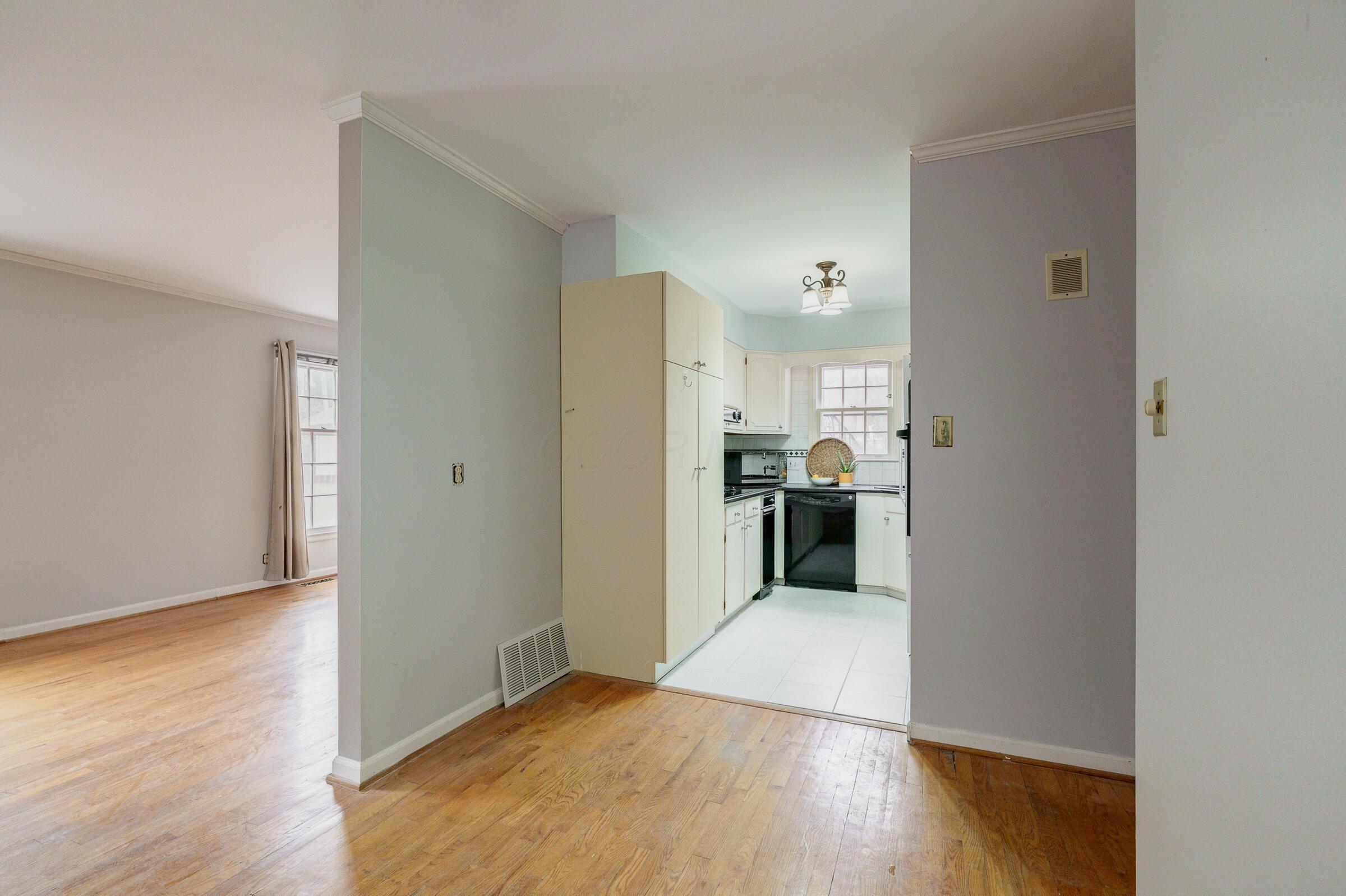 1631 Roxbury Road, Unit B5 Columbus, OH 43212 - Photo 12 of 37 1631 Roxbury Rd Unit B5-23