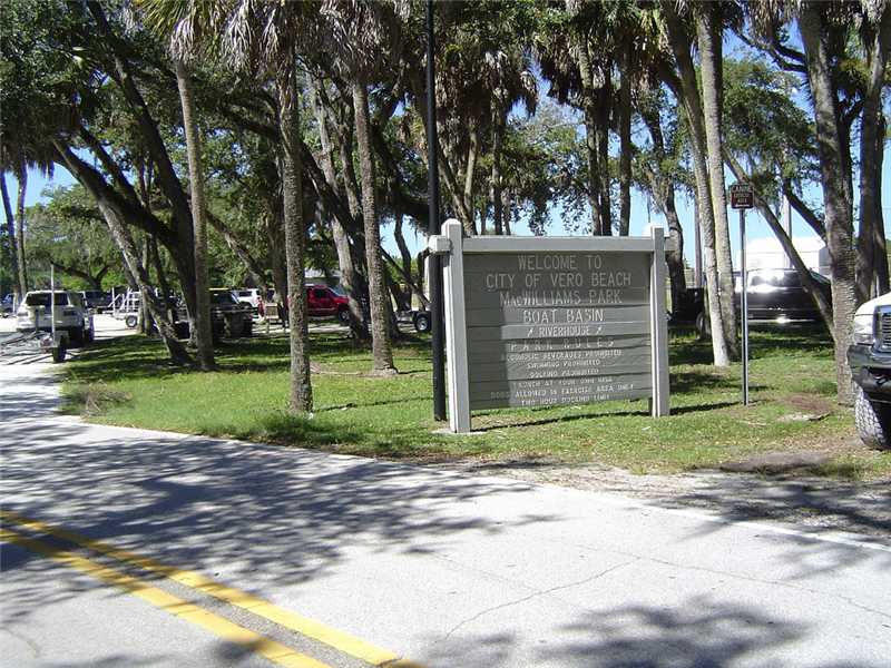 275 Date Palm Road Vero Beach, FL 32963 - Photo 14 of 19 Gallery Image 14