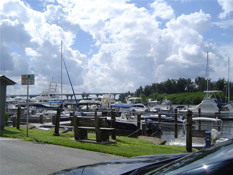 275 Date Palm Road Vero Beach, FL 32963 - Photo 17 of 19 Gallery Image 17