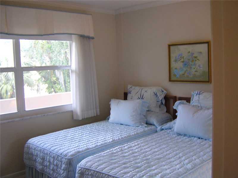 275 Date Palm Road Vero Beach, FL 32963 - Photo 8 of 19 Gallery Image 8