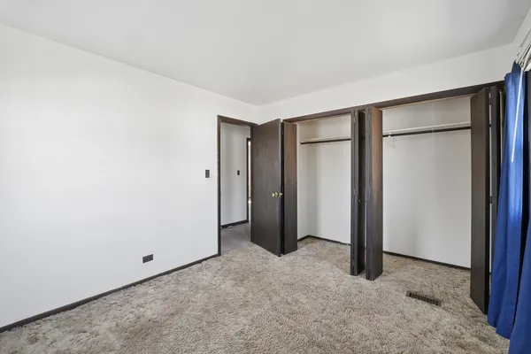 $409,900 | 901 Sunrise Road, Addison, IL 60101