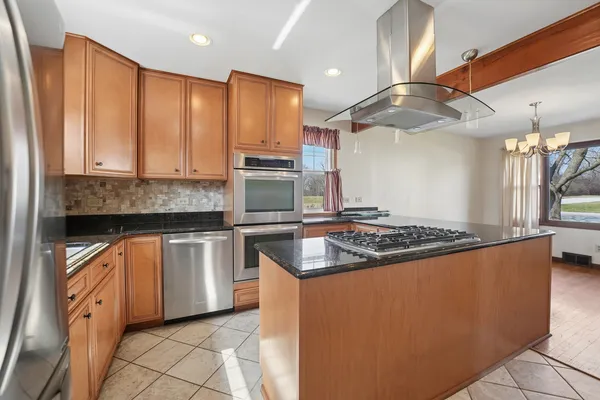 $409,900 | 901 Sunrise Road, Addison, IL 60101