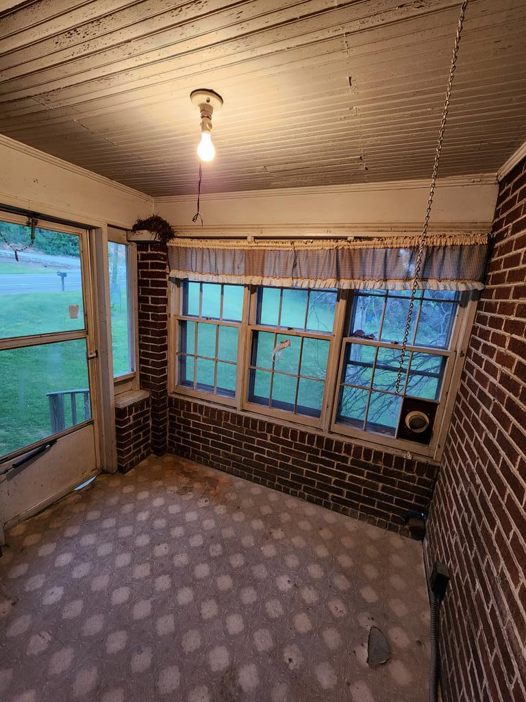 613 Glendale Road Galax, VA 24333 - Photo 30 of 37 Gallery Image 30