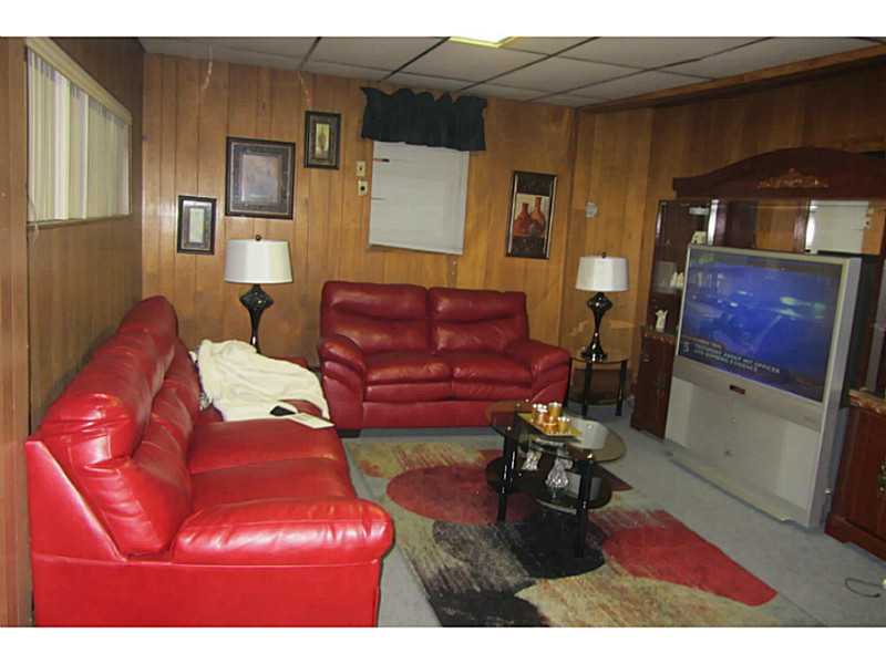 260 Greene Street Woonsocket, RI 02895 - Photo 4 of 25 Living Room.