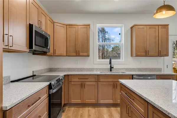 $349,900 | 125 Cambridge Lane, Pendleton, SC 29670