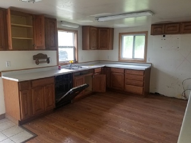 1696 South 9 Mile Road Midland, MI 48640 - Photo 2 of 15 1853646-1.JPG