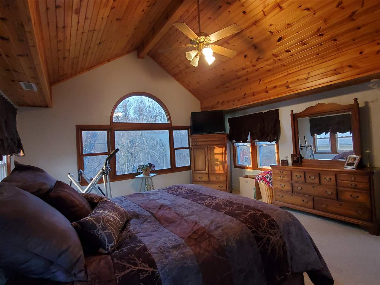 14375 West Springdale Road Forreston, IL 61030 - Photo 9 of 39 a bedroom with bed and window