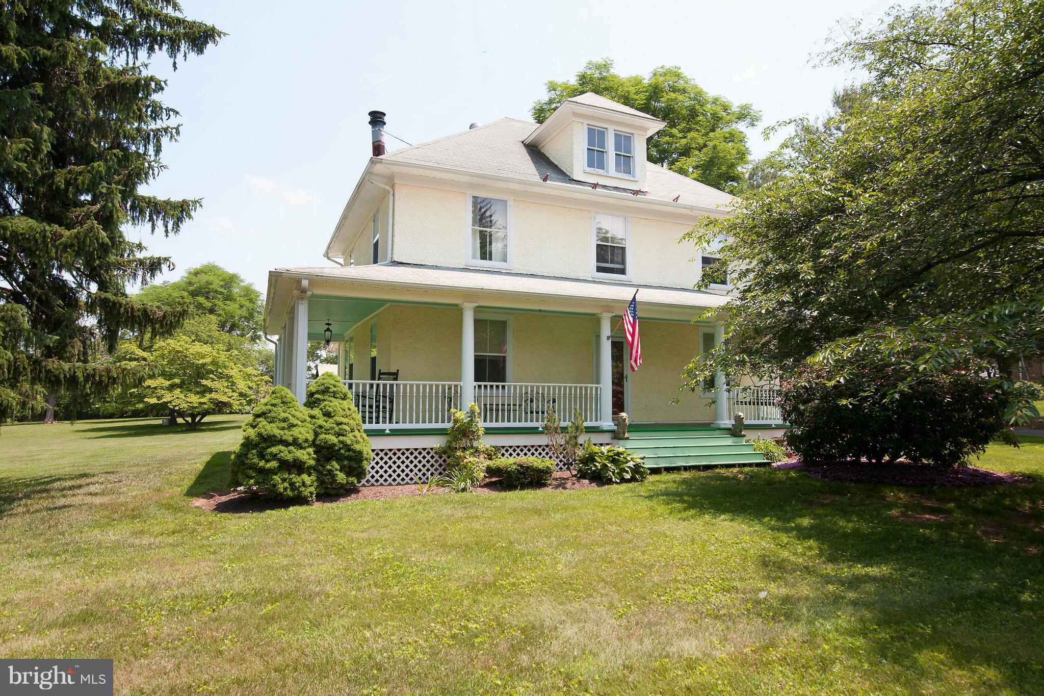 27213 Ridge Road Damascus, MD 20872 - Photo 1 of 29 Exterior (Front)