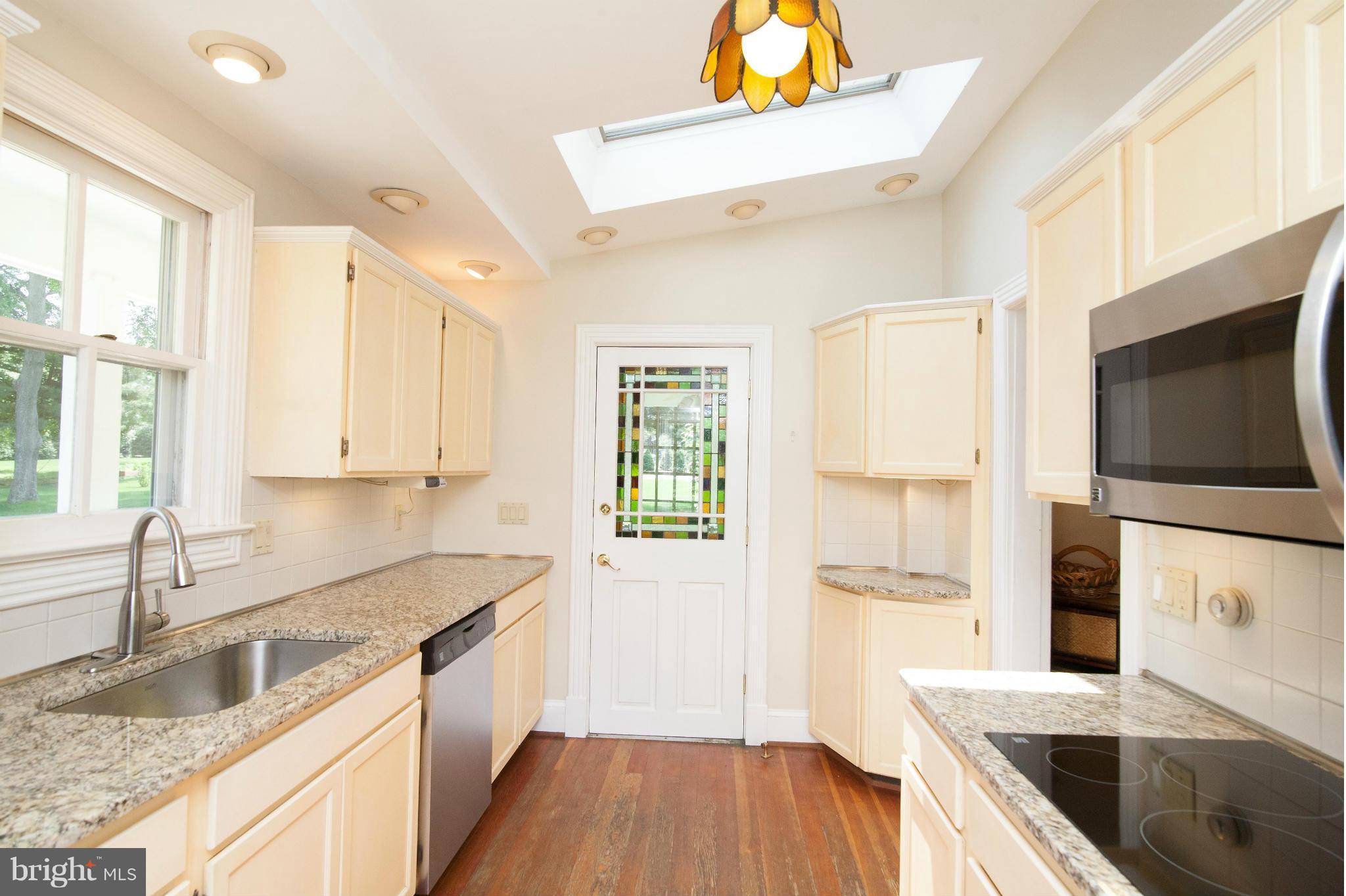 27213 Ridge Road Damascus, MD 20872 - Photo 12 of 29 Kitchen
