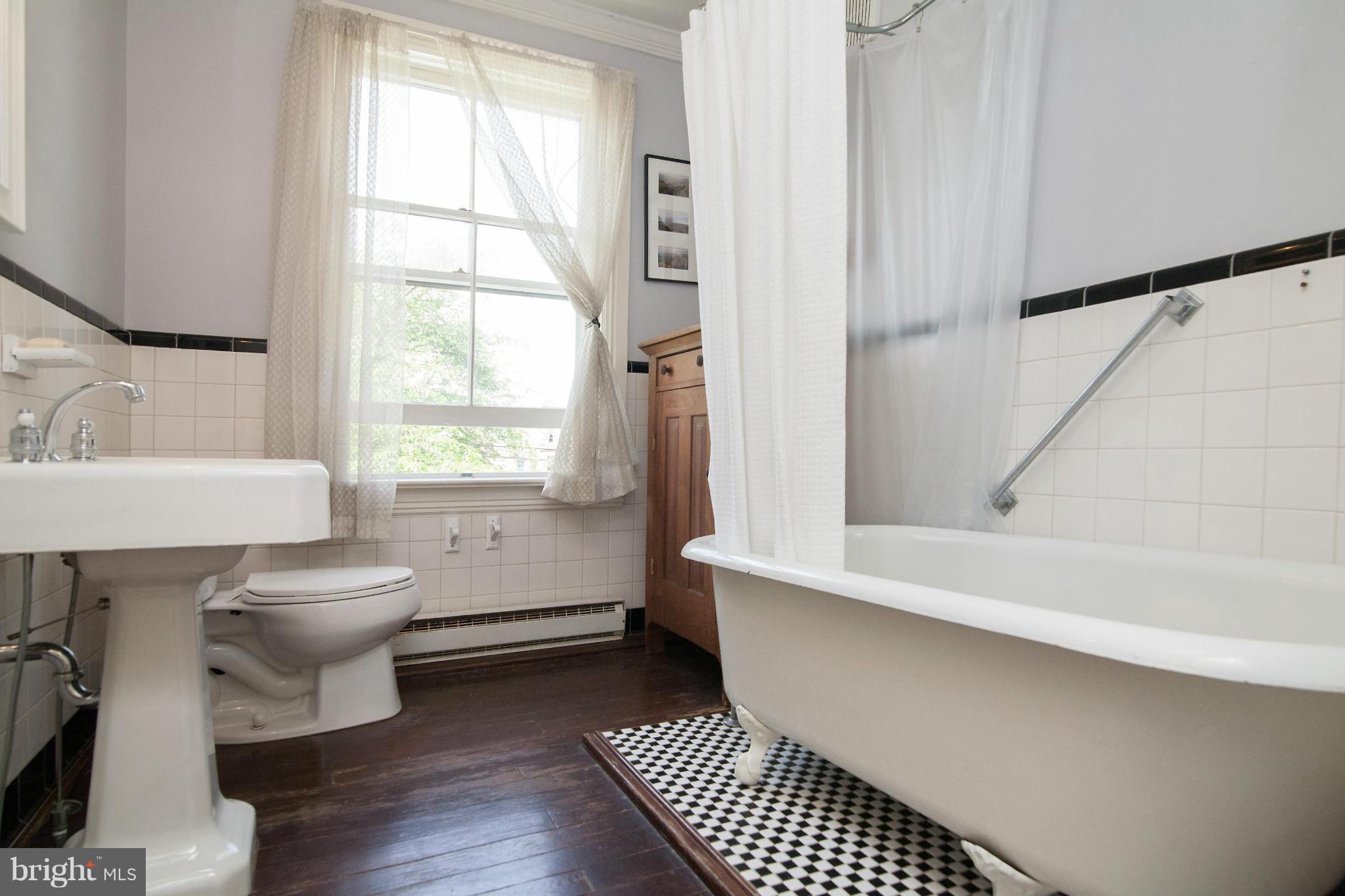 27213 Ridge Road Damascus, MD 20872 - Photo 19 of 29 Bath