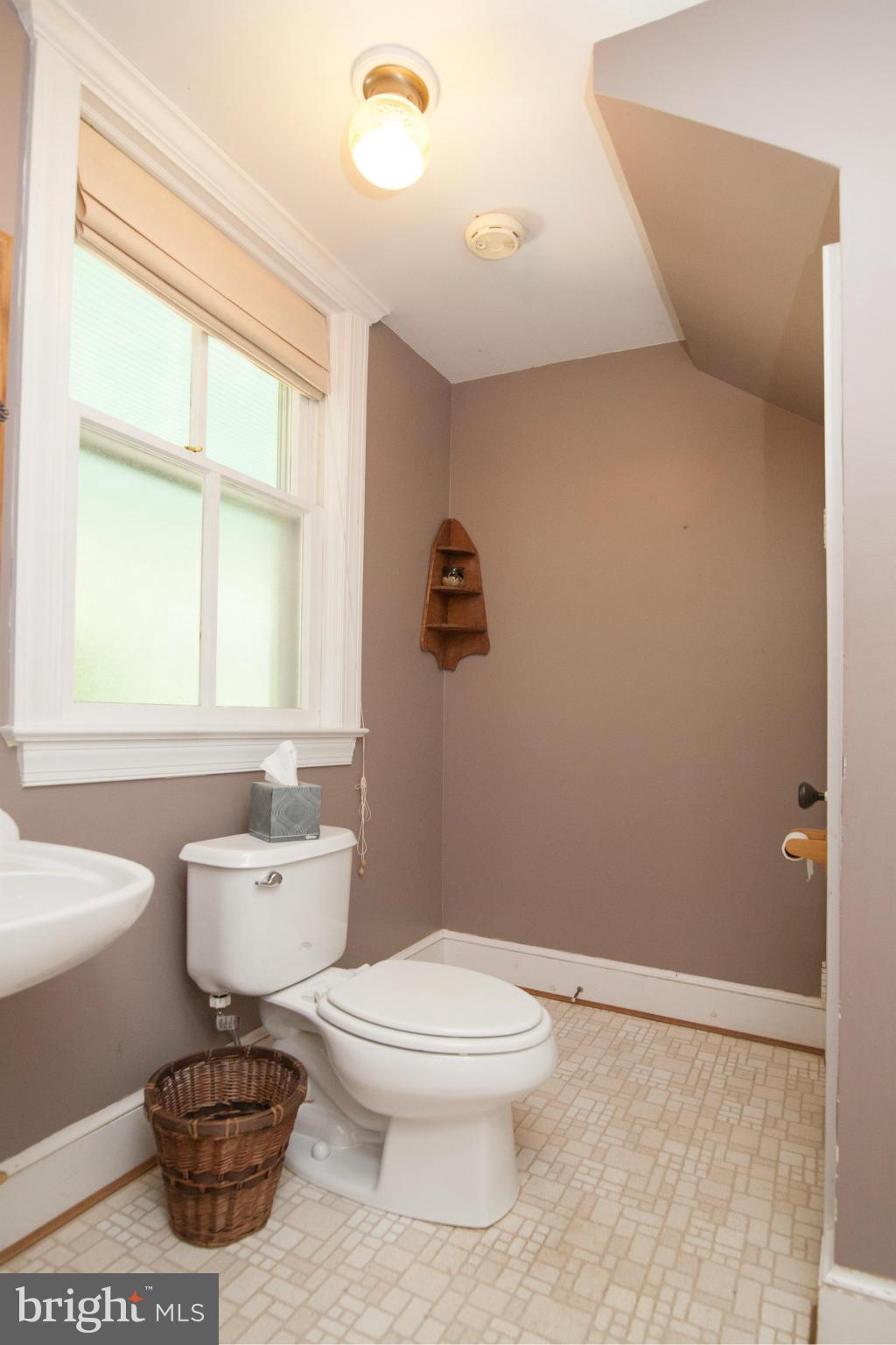 27213 Ridge Road Damascus, MD 20872 - Photo 22 of 29 Bath