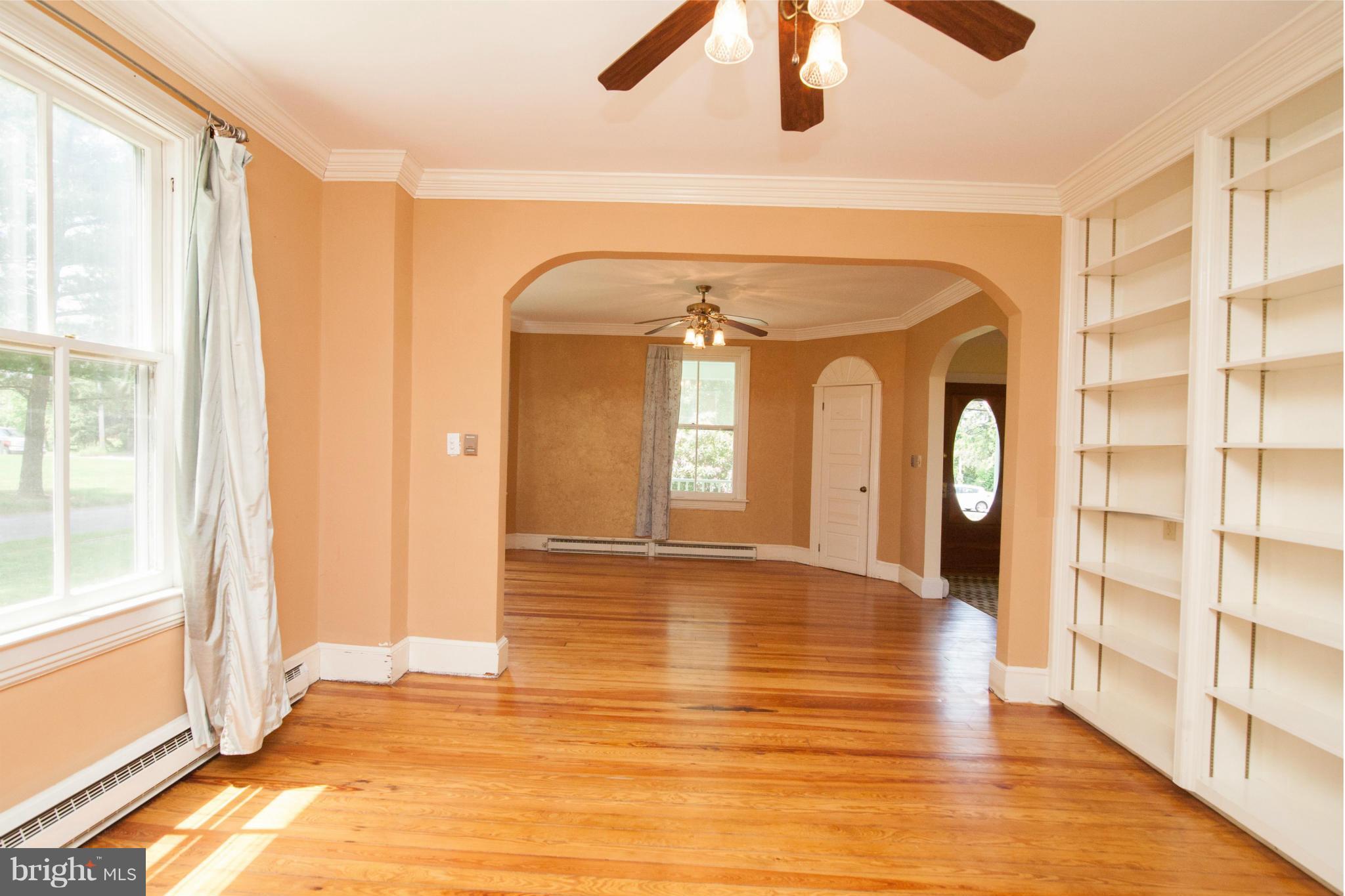 27213 Ridge Road Damascus, MD 20872 - Photo 8 of 29 Interior (General)
