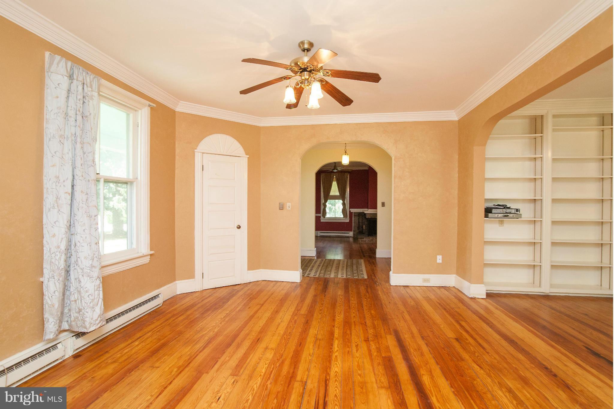 27213 Ridge Road Damascus, MD 20872 - Photo 9 of 29 Interior (General)