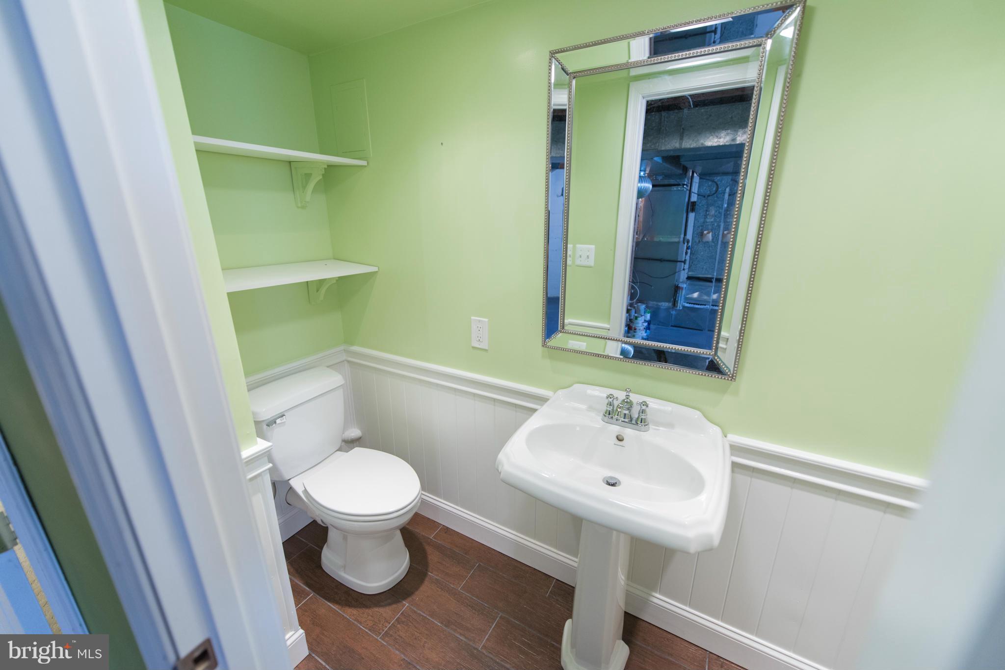 325 Overbrook Road Baltimore, MD 21212 - Photo 22 of 26 Bath