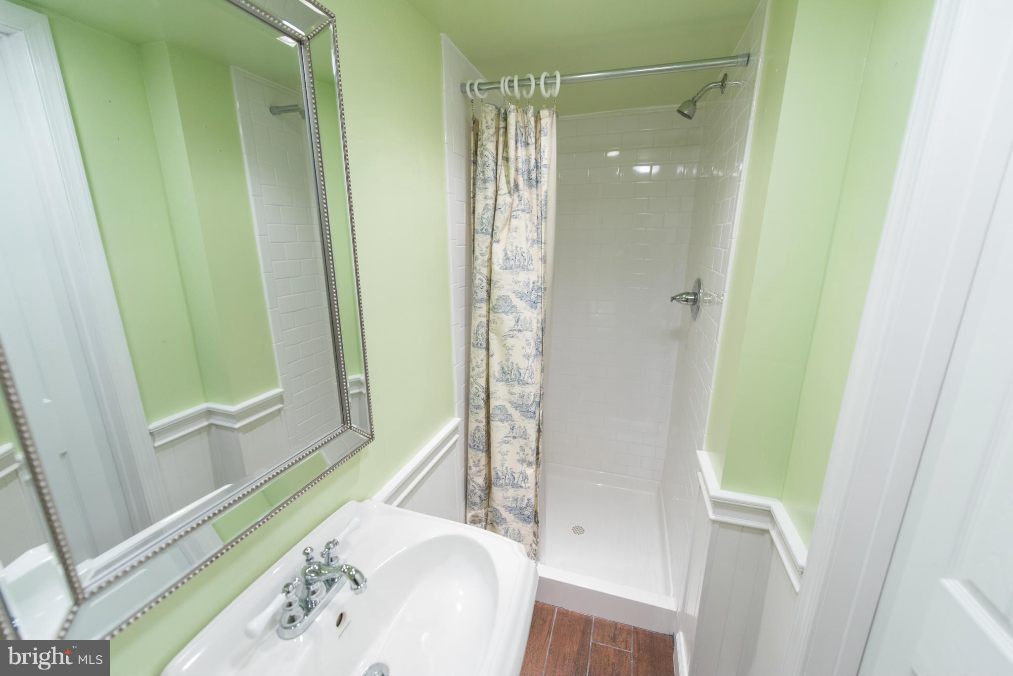 325 Overbrook Road Baltimore, MD 21212 - Photo 23 of 26 Bath