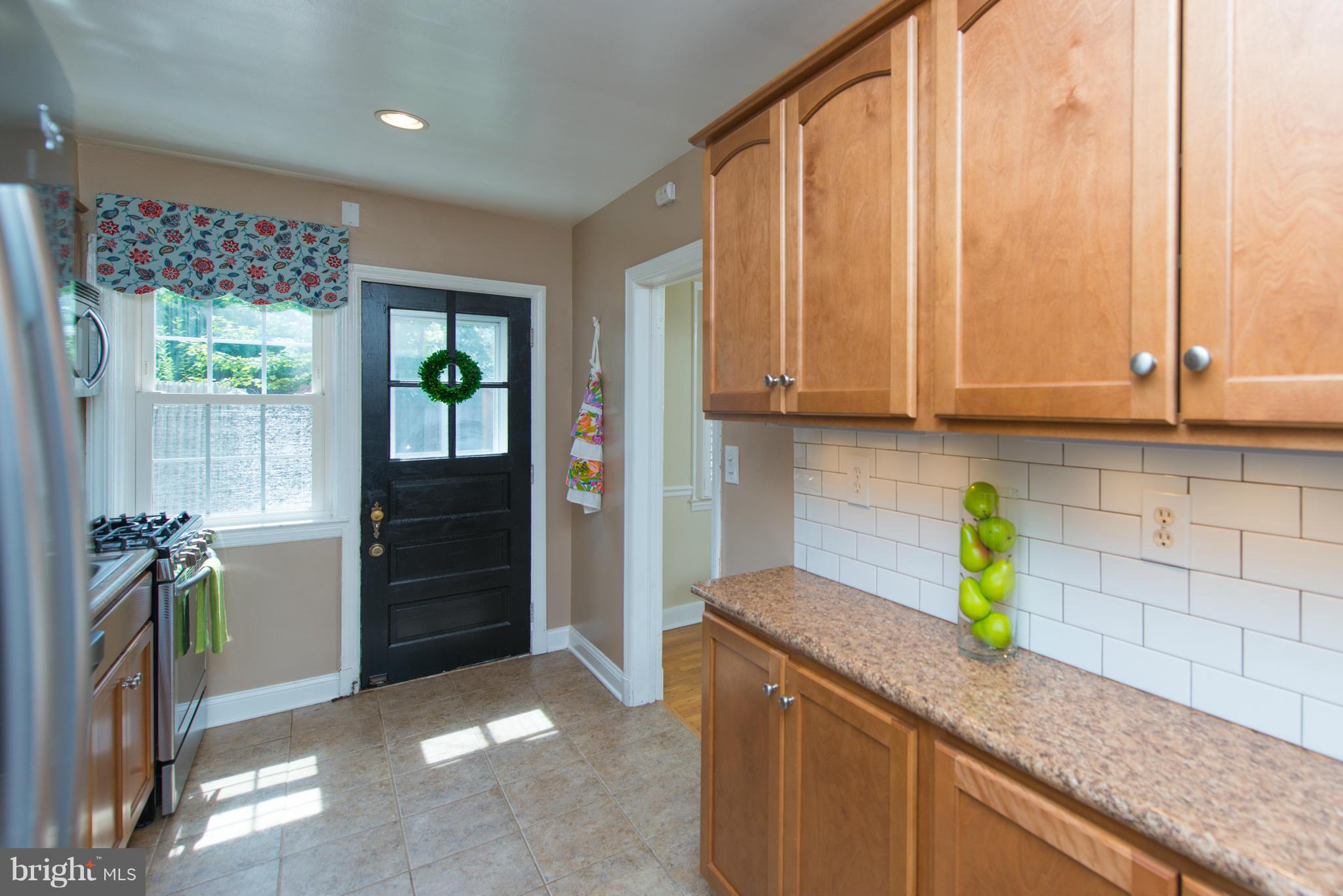 325 Overbrook Road Baltimore, MD 21212 - Photo 5 of 26 Kitchen