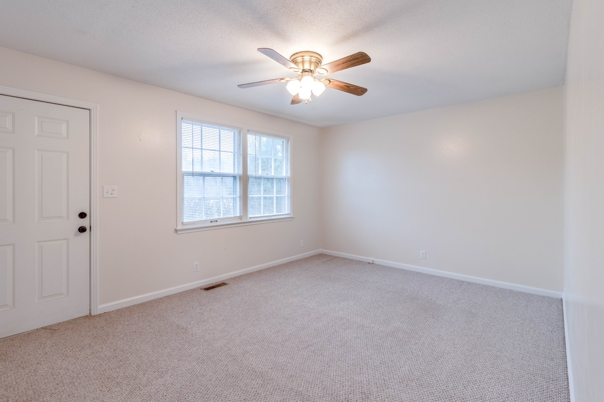 4364 Dover Road Woodlawn, TN 37191 - Photo 16 of 29 Gallery Image 16