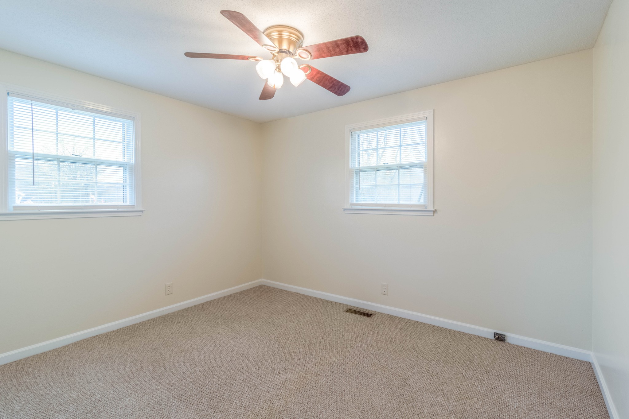 4364 Dover Road Woodlawn, TN 37191 - Photo 26 of 29 Gallery Image 26