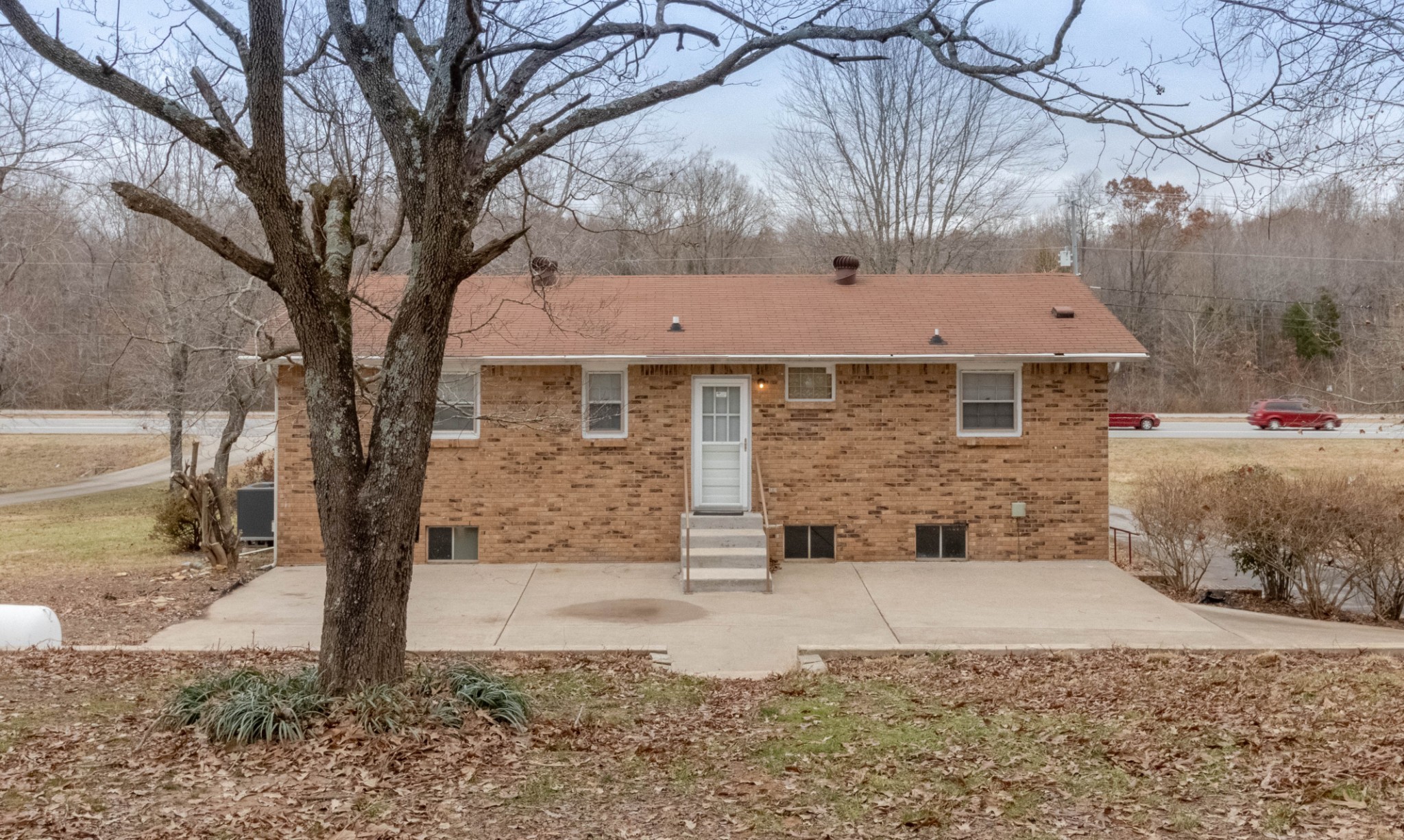 4364 Dover Road Woodlawn, TN 37191 - Photo 10 of 29 Gallery Image 10