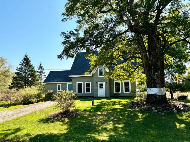 $479,900 | 113 Wardwell Point Road, Penobscot, ME 04476