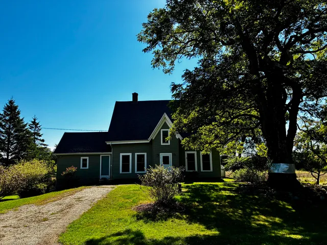 $479,900 | 113 Wardwell Point Road, Penobscot, ME 04476