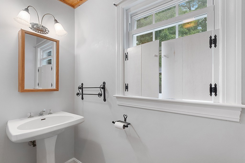 36 Nashua Road Pepperell, MA 01463 - Photo 30 of 39 Gallery Image 30