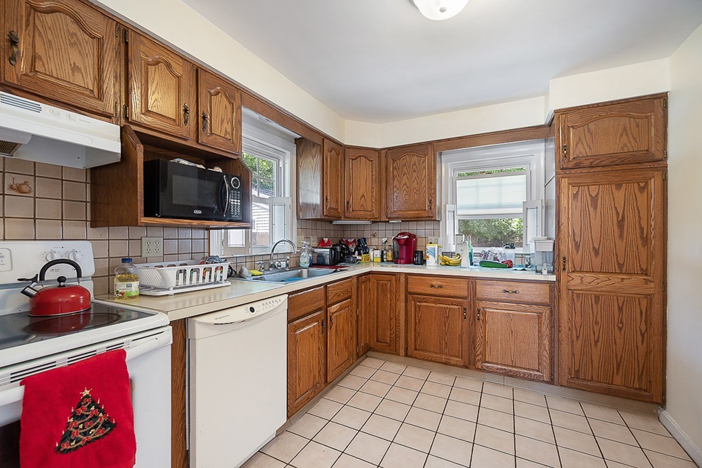 36 Nashua Road Pepperell, MA 01463 - Photo 6 of 39 Gallery Image 6