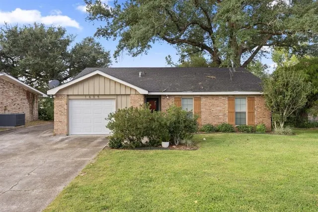 $195,000 | 1605 Sarah Drive, Lake Charles, LA 70605