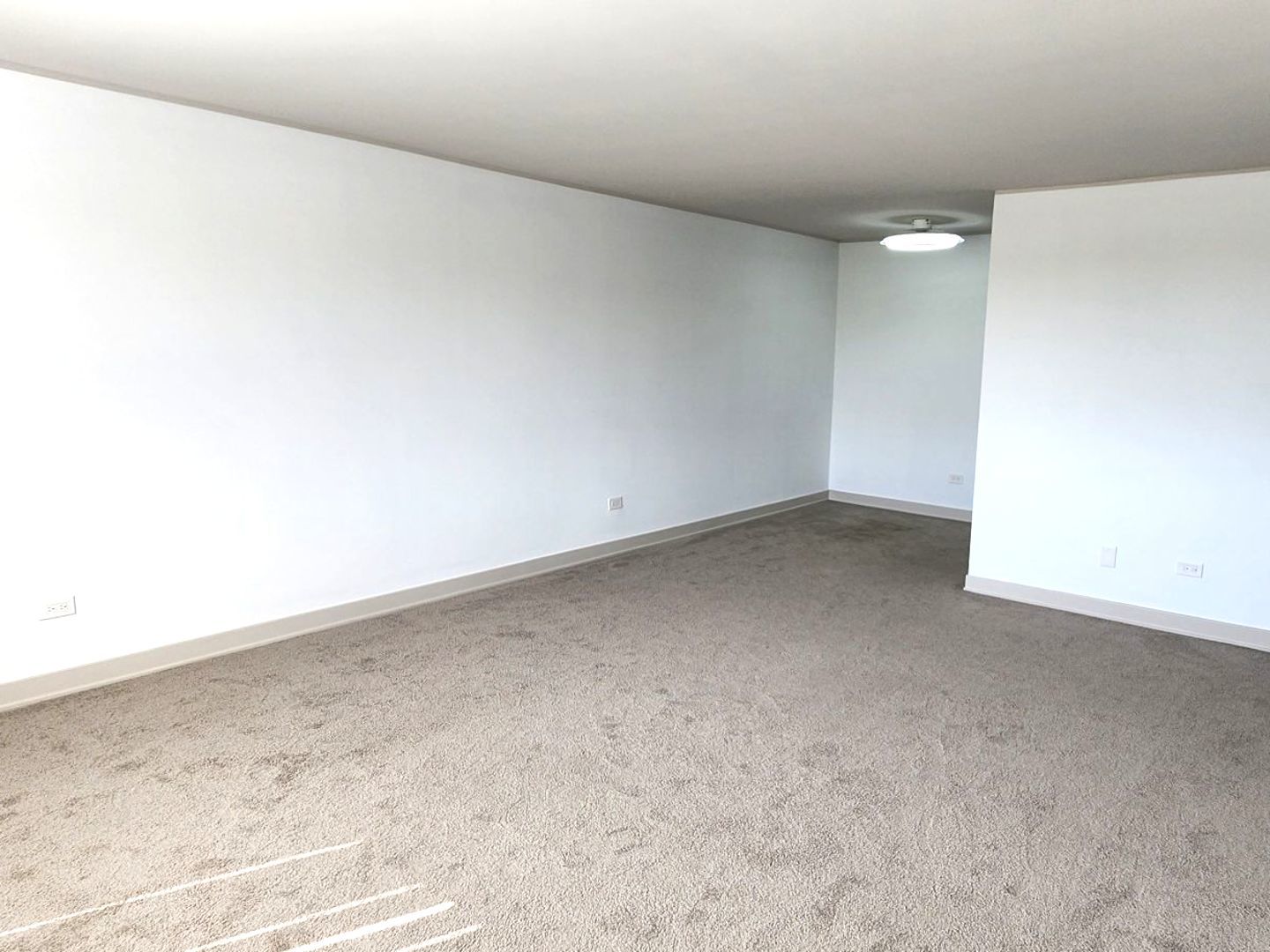 1500 Robin Circle, Unit 417 Hoffman Estates, IL 60169 - Photo 11 of 21 a view of room