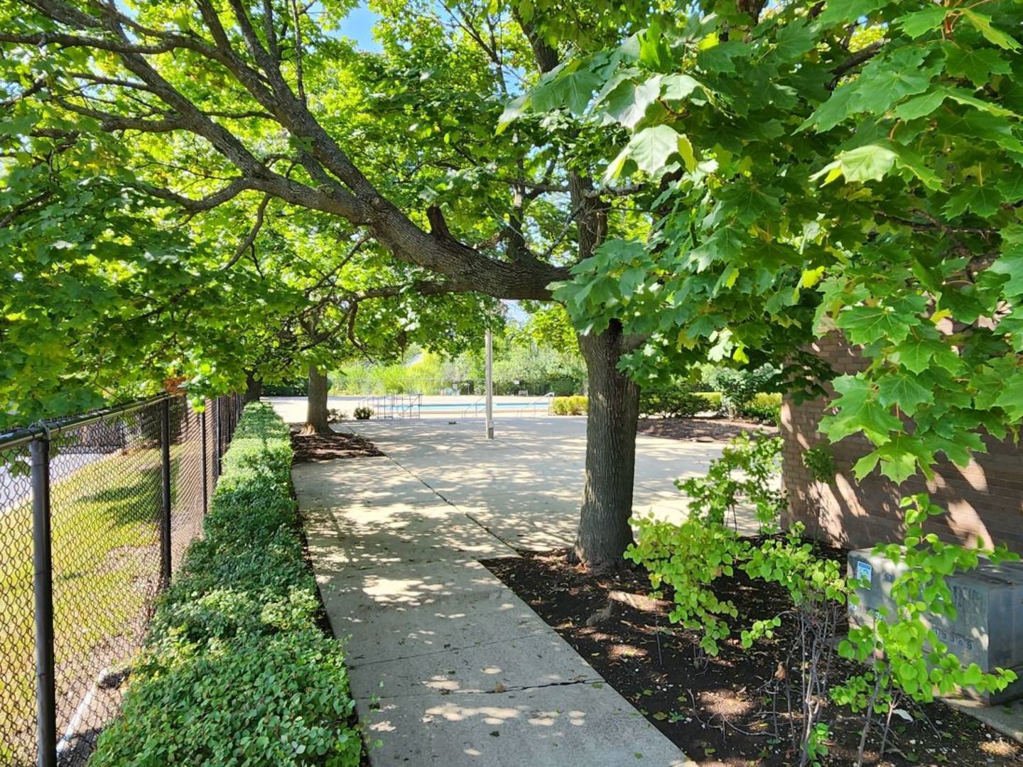 1500 Robin Circle, Unit 417 Hoffman Estates, IL 60169 - Photo 20 of 21 a view of yard with large trees