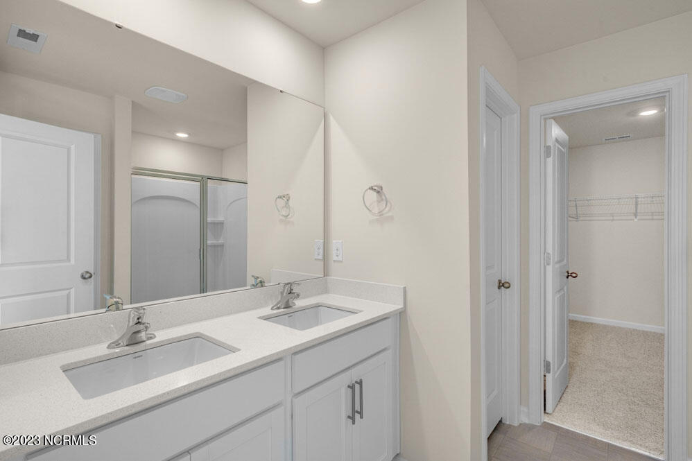 1018 Middlecrest Drive Rocky Mount, NC 27804 - Photo 29 of 38 Bathroom