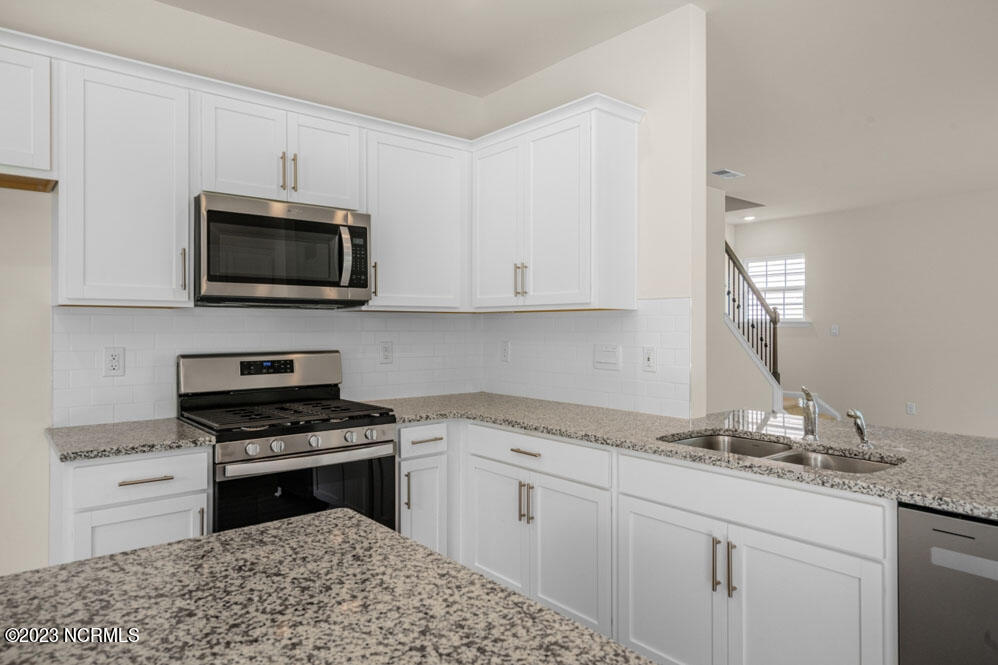 1018 Middlecrest Drive Rocky Mount, NC 27804 - Photo 10 of 38 kitchen