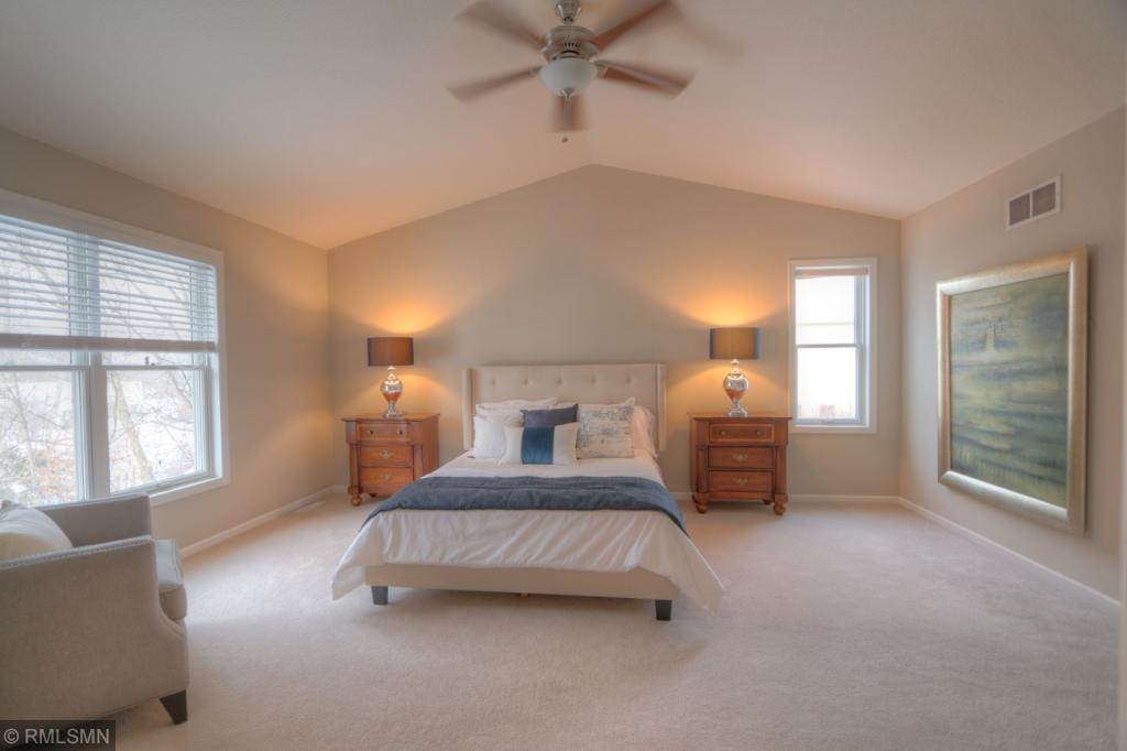 17244 Acorn Ridge Eden Prairie, MN 55347 - Photo 19 of 33