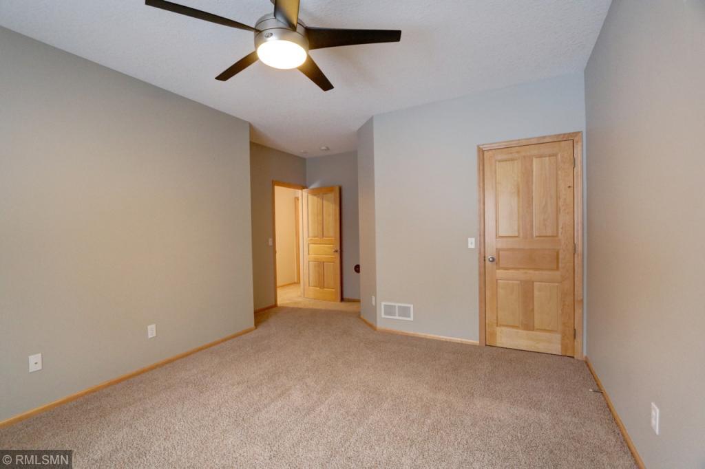 17244 Acorn Ridge Eden Prairie, MN 55347 - Photo 31 of 33