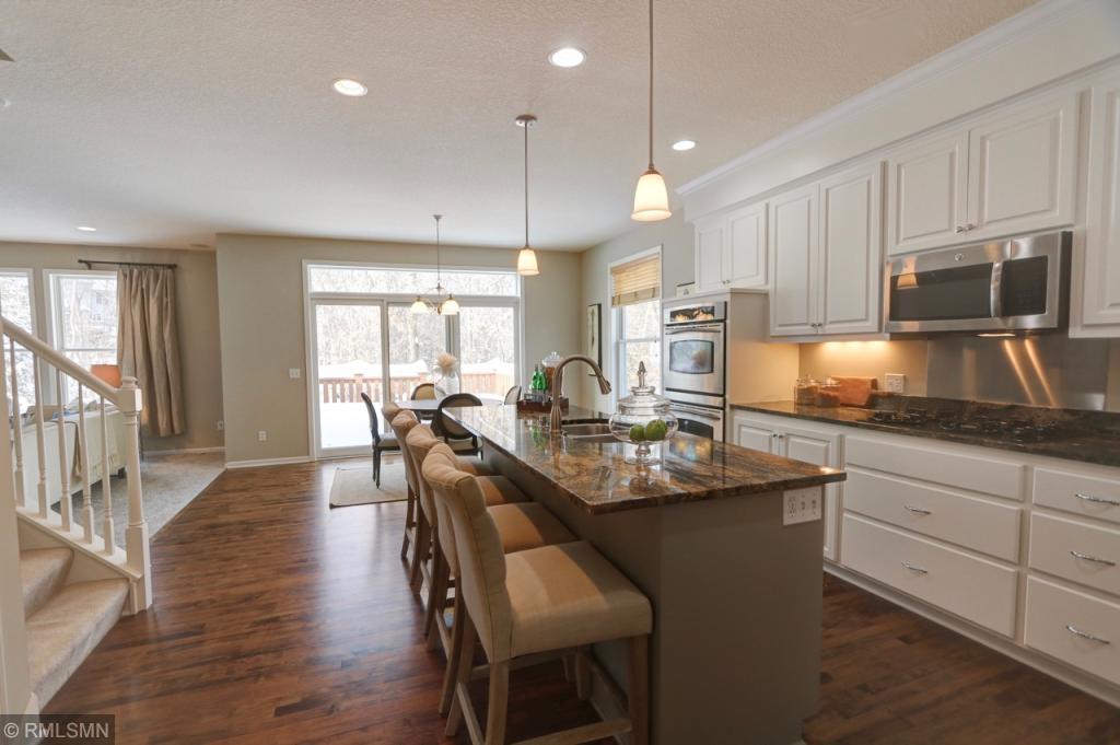 17244 Acorn Ridge Eden Prairie, MN 55347 - Photo 7 of 33