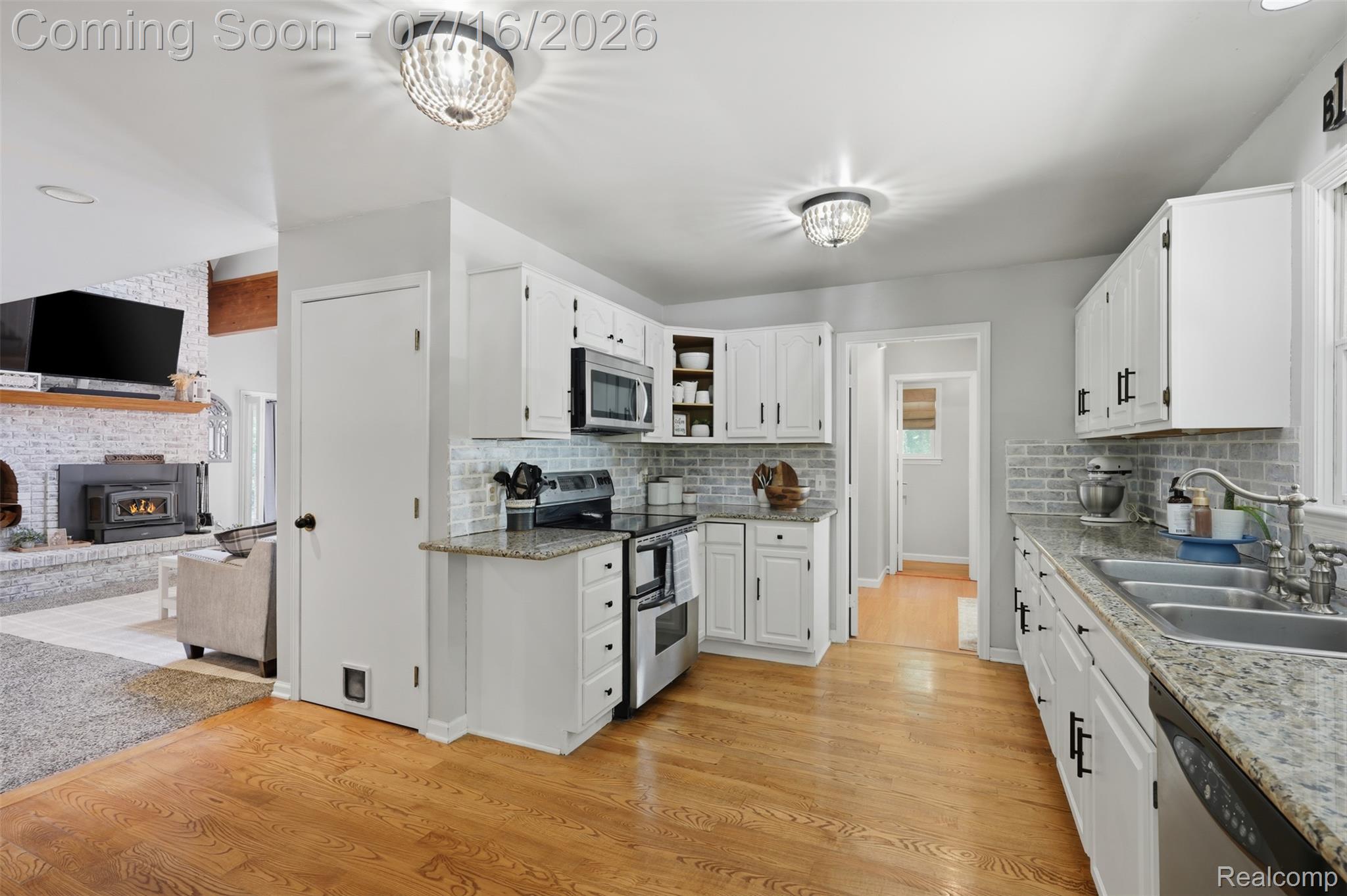 9201 Mabley Hill Road Fenton, MI 48430 - Photo 7 of 70 7.jpg
