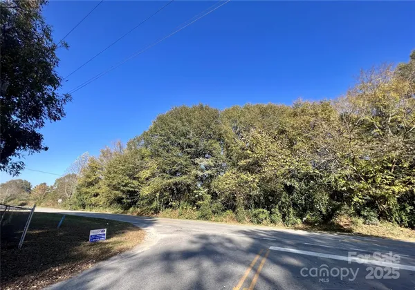 a view of outside area