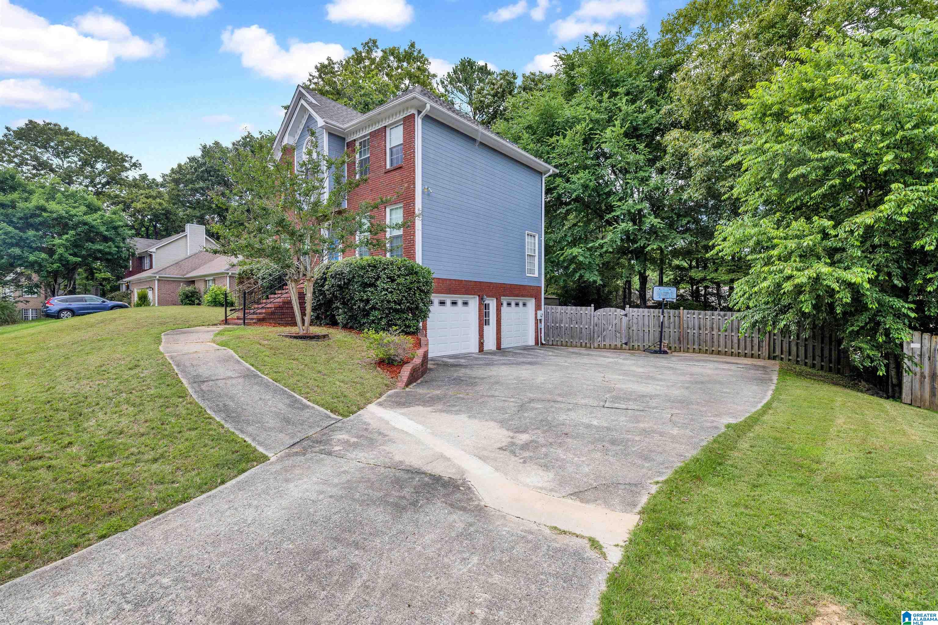 162 Cambridge Lane Alabaster, AL 35007 - Photo 2 of 27
