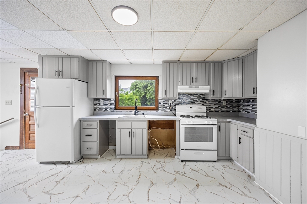 19 R Randall Street Taunton, MA 02780 - Photo 14 of 39
