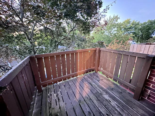 $1,800 | 1350 Brook Street, Unit J, St. Charles, IL 60174