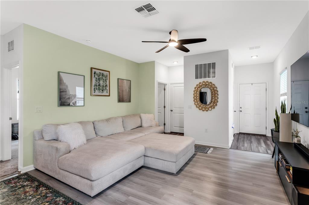 10459 Ladybug Cove Parrish, FL 34219 - Photo 3 of 36